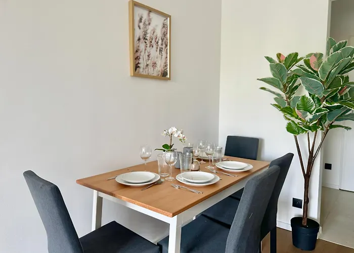 Modern Design With Garden & Free Parking Daire Viyana