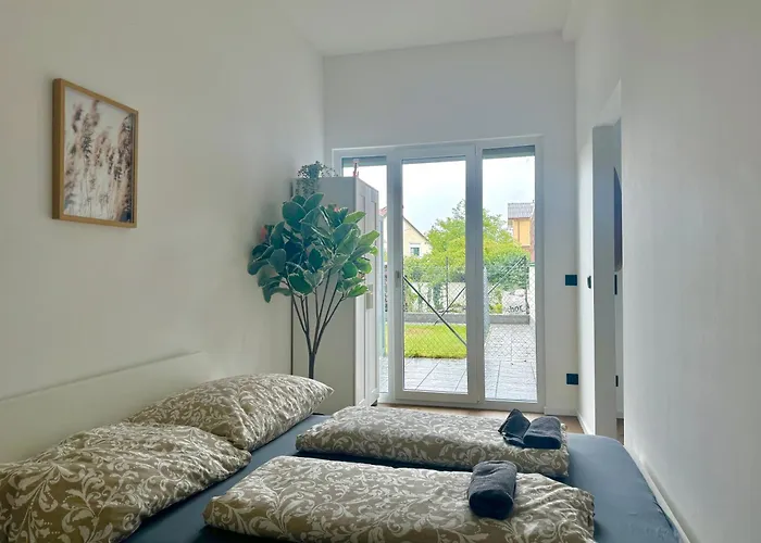 Modern Design With Garden & Free Parking Daire Viyana