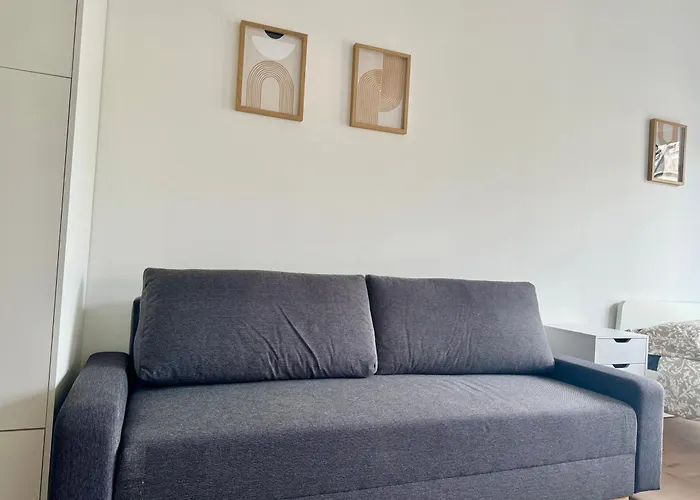 Daire Modern Design With Garden & Free Parking